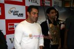 Salman Khan promotes Veer at Big FM in Andheri on 6th Jan 2010 (7).JPG